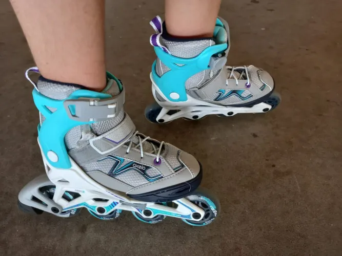 Patins feminino tamanho 33 a 36 semi novo