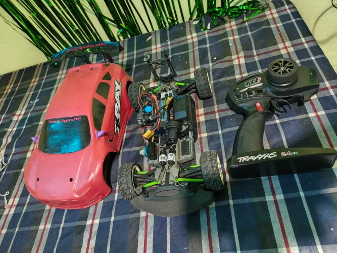 Automodelo traxxas