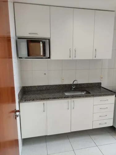 Cond. Weekend  mobiliado, com 2 quartos, banheiro, varanda  Vista para o Rio e ponte