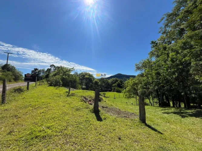 Sítio á venda no Morro Calçado em Canela.