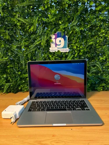 MacBook PRO A1502 - 2014  Cor Prata Processador I5   8GB DDR3 128GB SSD 95%