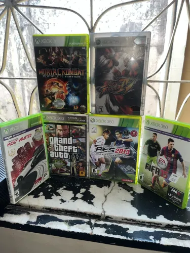 Xbox 360 com 2 controles + 6 Jogos
