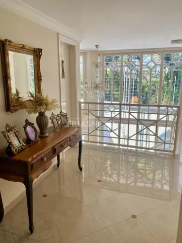 Casa com 4 Quartos para Locação, 395m² - Vila Rezende