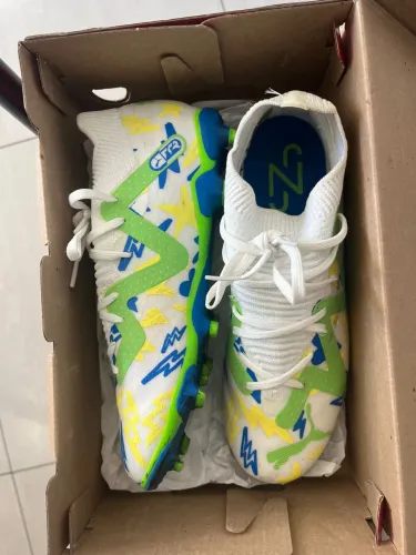 Chuteira Puma Neymar tamanho 36