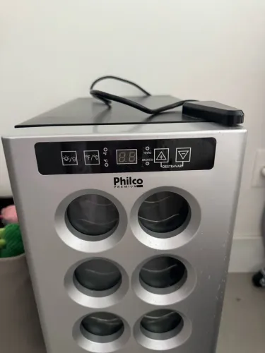 Adega de vinhos Philco 12 garrafas