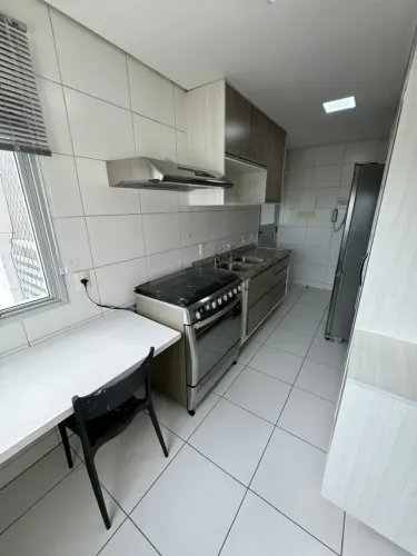 SINGOLARE, MOBILIADO, 3 SUÍTES, ANDAR ALTO, 2 VAGAS