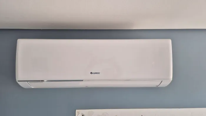 Ar-condicionado Gree Split 12.000 BTUs 220V - Funcionando Perfeitamente