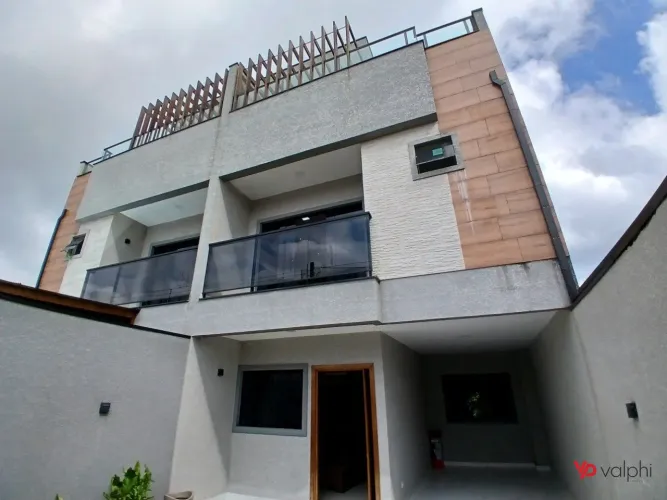 Sobrado triplex de 03 quartos à venda no Umbará