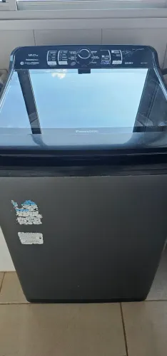 Lavadora de roupas, Panasonic, 12 kg, sistema ciclone.