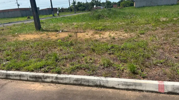 VENDE-SE TERRENO