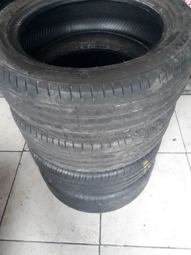 Jogo de pneus 215/5//18