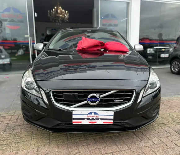 Volvo S60 T-6 R-design 3.0 AWD 4P 2013