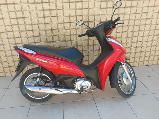 Vendo uma BIZ 110/ único dono.