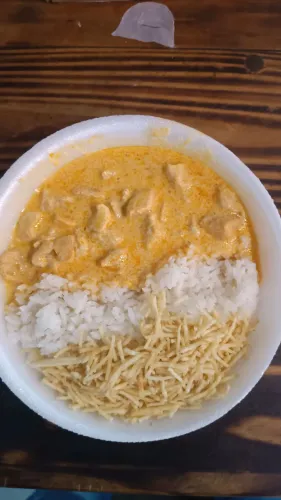 Estamos selecionando cozinheira (o)