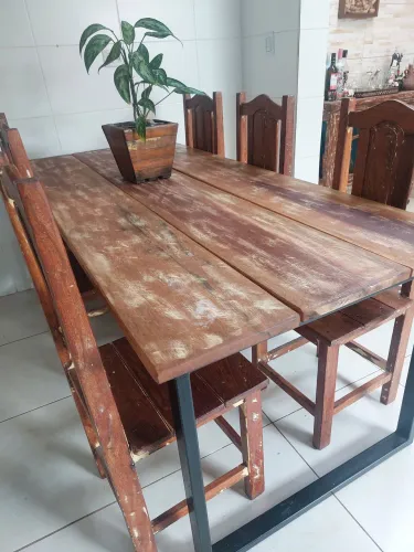 Mesa e cadeiras demolição