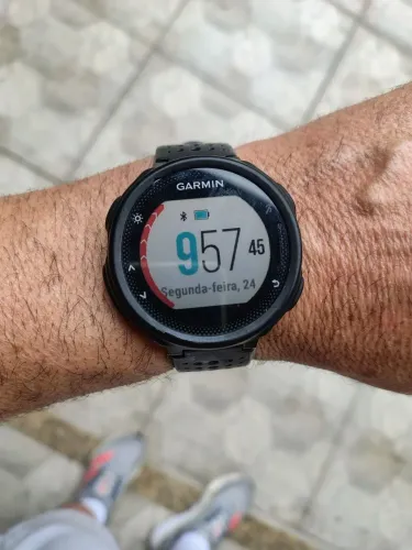 Vendo um smartwatch Garmim forerunner 235.