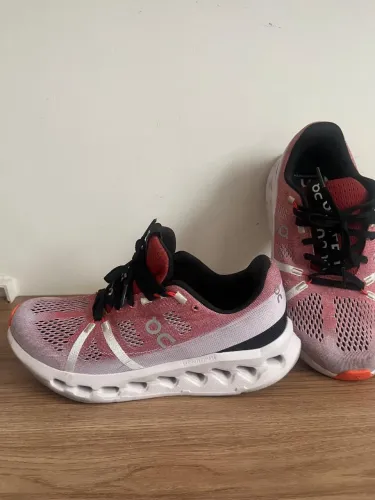 Tênis On Running Cloudsurfer Feminino Tam. 39