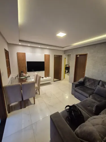 Fabuloso sítio com uma maravilhosa casa decorada, murada em São José/  Feira de Santana-Ba