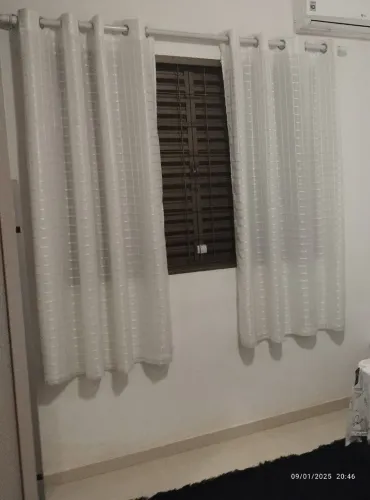 Cortina com varão.