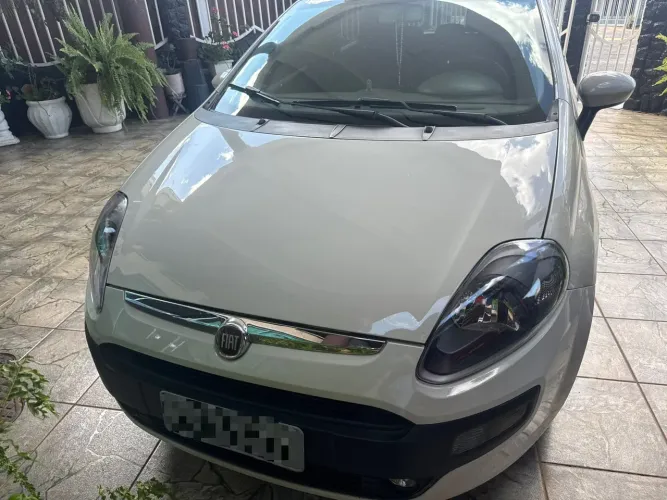 Fiat Punto Attractive 1.4 Fire Flex 8V 5P 2014
