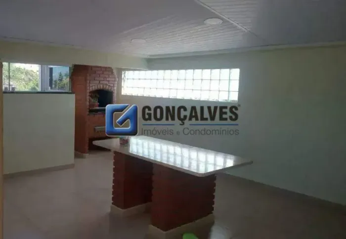 Sobrado residencial para aluguel com 3 quartos no Bairro Montanhão