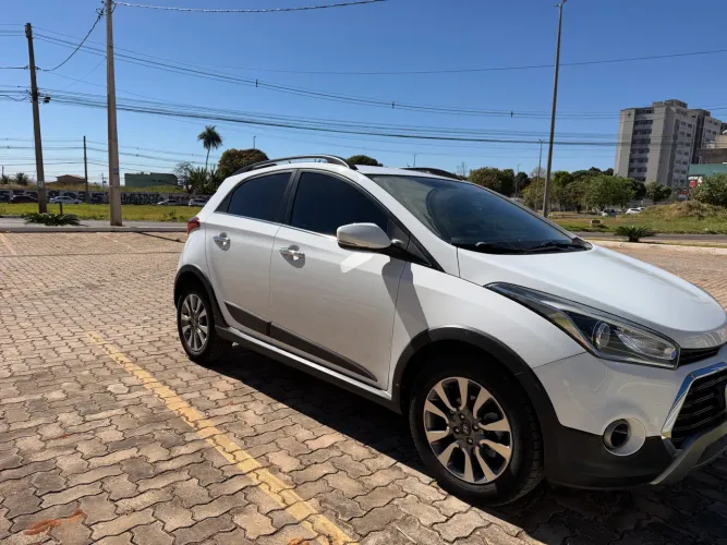 Hyundai HB20X Premium 1.6 Flex 16V Aut. 2016