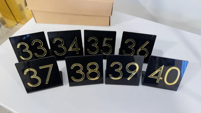 Placas identificadoras de tamanho de calçados em Acrílico