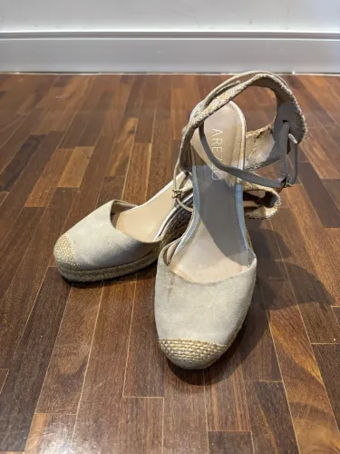 Sandália Arezzo Anabela Espadrille Bege/Nude - Tam. 37