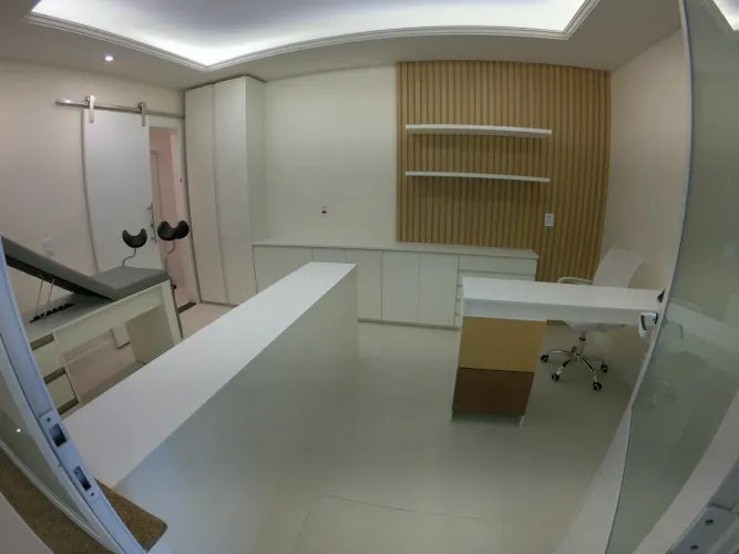 Imóvel para aluguel possui 15 metros quadrados com 5 quartos em Copacabana - Rio de Janeir