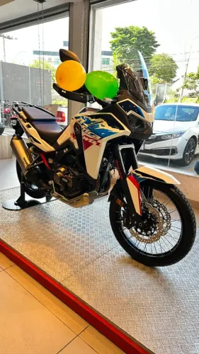 AFRICA TWIN DCT 26/26 ZERO KM BRANCA PEROLIZADO