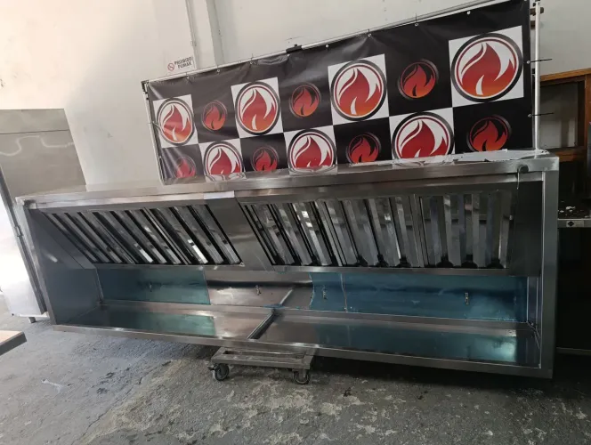 Coifa grande industrial estado de novo toda no aço inox usada em ótimo estado