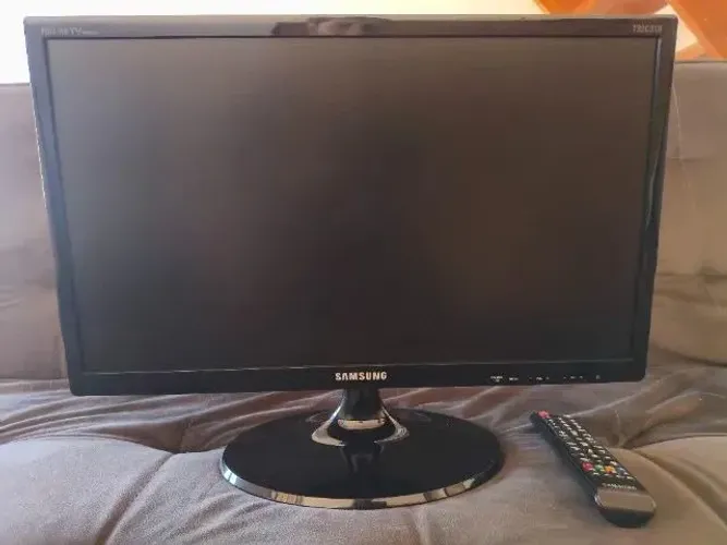 TV/MONITOR SAMSUNG 22" Full HD modelo T22C310LB com controle
