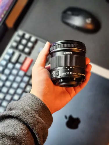 Canon EF-S 10-18mm f/4.5-5.6 IS STM - Excelente Estado