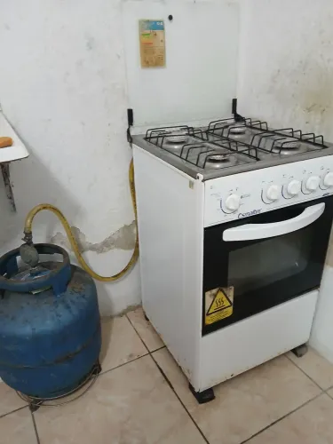 Fogão esmaltec 4 bocas e forno funcionando tudo perfeitamente