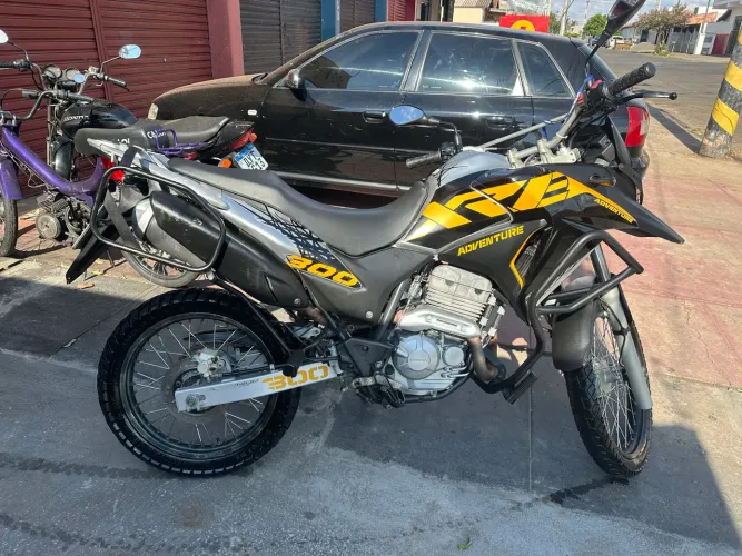 XRE 300 ADVENTURE