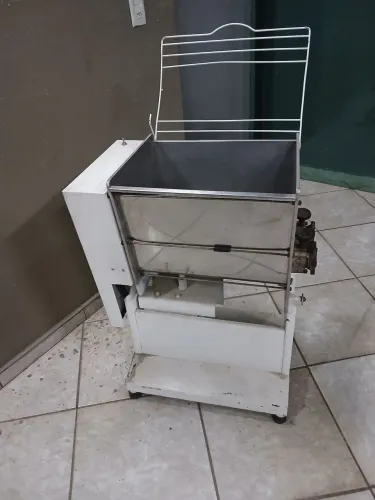Masseira 15 kg para Pizzaria ou Panificação 
