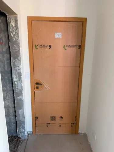5 Kits Porta Concrem Essenziale lisa Curupixá com fechadura