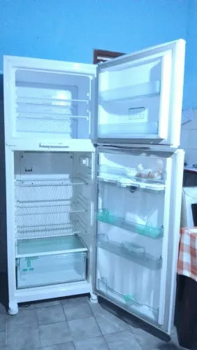Geladeira Cônsul Duplex 480Lts seminova, funcionando perfeitamente completa R$1.300, urg