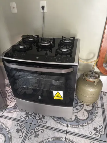 Fogão Electrolux 5 Bocas Prata com Mesa de Vidro e Tripla Chama - Modelo 76USV