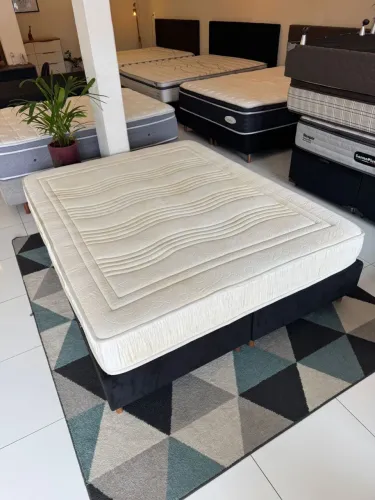 Colchão Queen puro látex MAXFLEX SEMINOVO