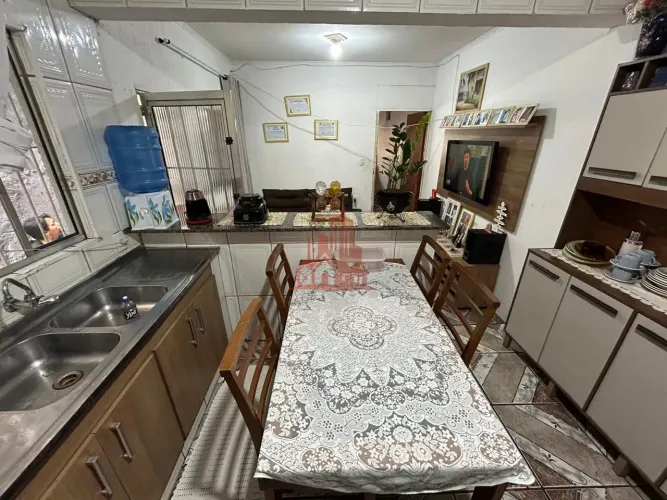 Casa com 2 Residências casa de cima esta locada, 4 Dormitórios e 2 Vaga /Osasco