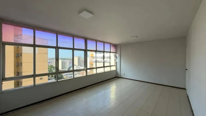Apartamento de 3 Quartos Para Aluguel - Centro