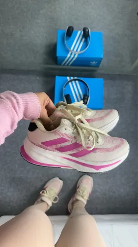Tênis Adidas Supernova
