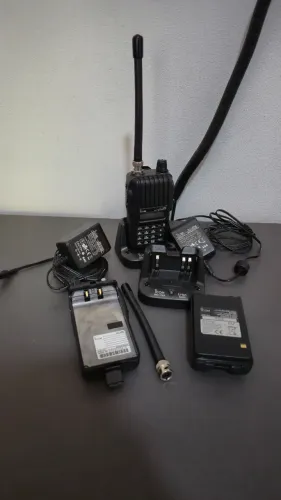 Rádios VHF ICOM IC-V80