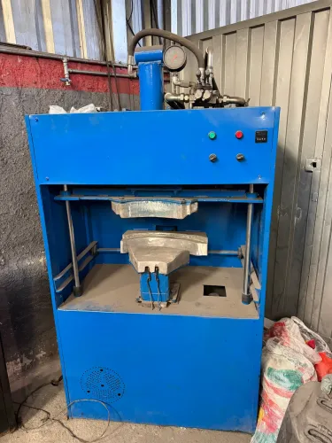 Vende-se máquina de vulcanização 