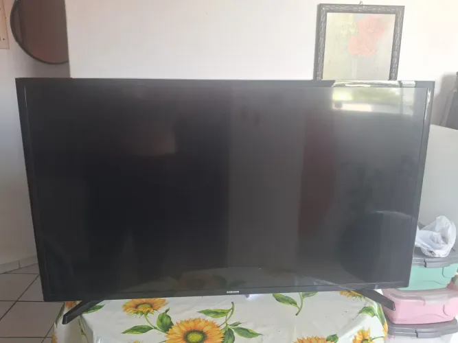 Barbada vendo TV Samsung 40 polegadas