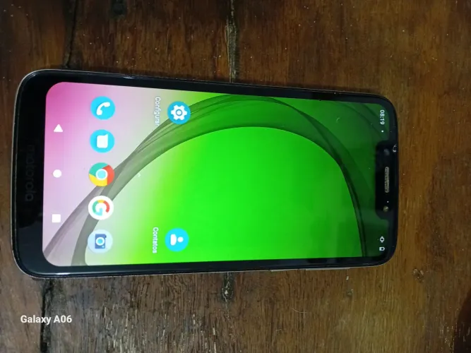 Moto g 7 play em ótimo estado estava desligado a mais de dois anos e estava com 26 %
