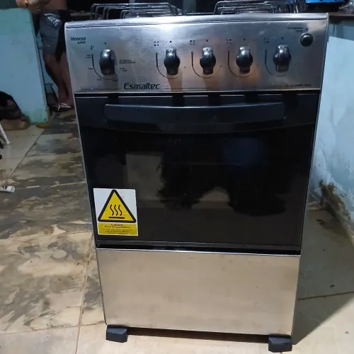 Vende-se fogão 4 bocas