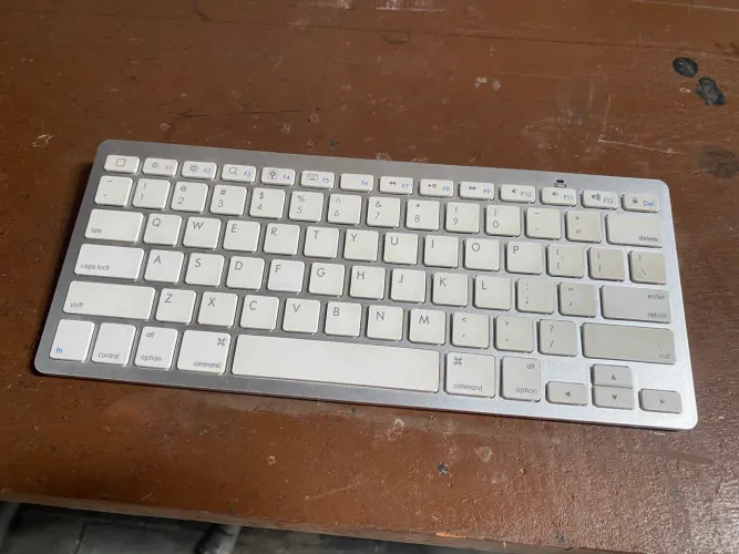 Teclado bluetooth - Pouco uso - Excelente