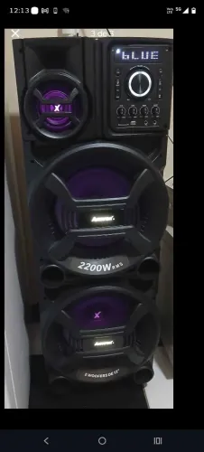 Caixa de som 2200w de potência 